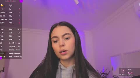 Alejandra online show from June 10, 11:31 am
