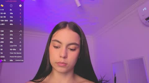 Alejandra online show from May 2, 11:35 am