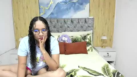 alejandra_evanss online show from August 1, 2:46 am