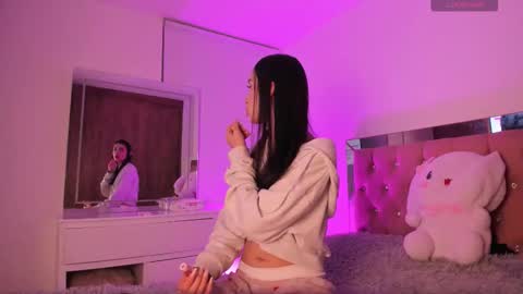 Snapshot of alejandraaa_ chatting on September 28, 2:40 am alejandraaa_ online show from September 28, 2:40 am