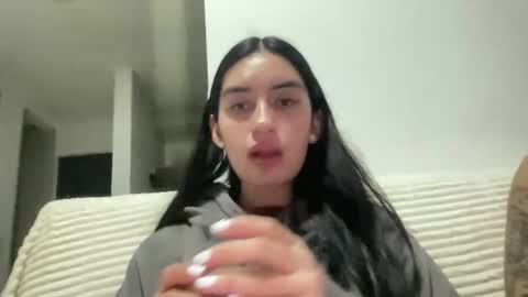 alejandraaa_ online show from March 18, 3:22 am