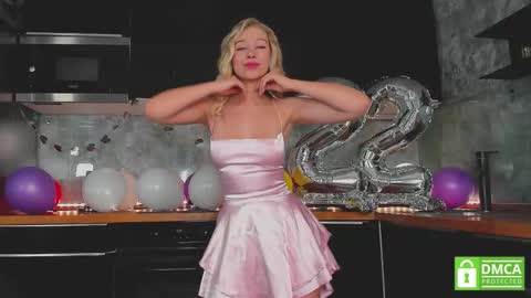 aleksa_cutie online show from March 8, 10:41 am