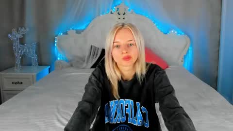 alessakiss online show from May 4, 2:04 am