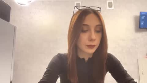 Emma online show from February 8, 1:04 pm