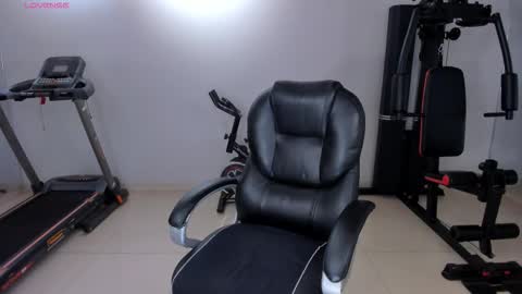 ALESSA ROMERO  online show from March 9, 8:01 pm