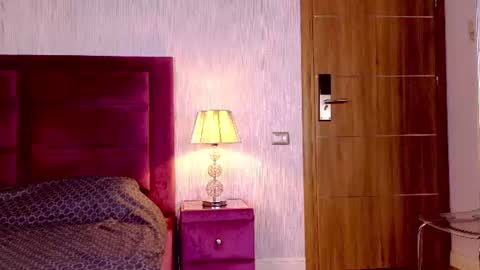 alessia_bloom_ online show from August 1, 9:17 pm