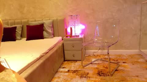 alessia_bloom_ online show from July 17, 9:40 pm