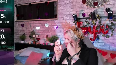 alex_howell online show from February 4, 8:59 pm