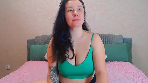Snapshot of alexa__lexie chatting on February 5, 7:18 am Alexa online show from February 5, 7:18 am