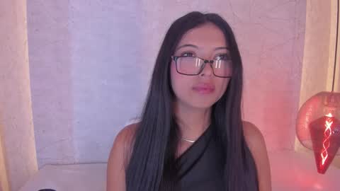 Alexa Millers online show from November 20, 6:58 am