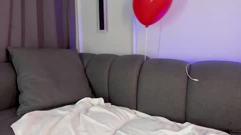 Snapshot of alexa_millers_ chatting on February 15, 8:11 am Alexa Millers online show from February 15, 8:11 am