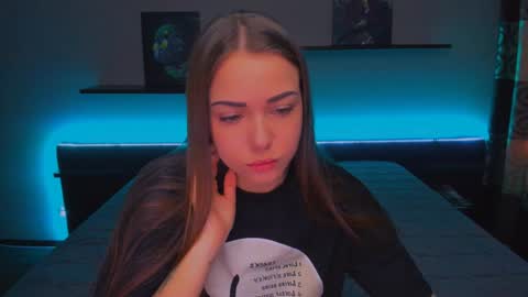 Snapshot of alexabarkley chatting on December 30, 3:14 am angel online show from December 30, 3:14 am