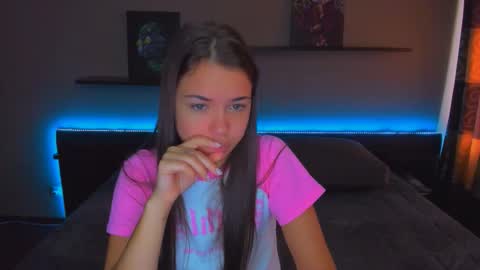Snapshot of alexabarkley chatting on September 16, 12:40 am angel online show from September 16, 12:40 am