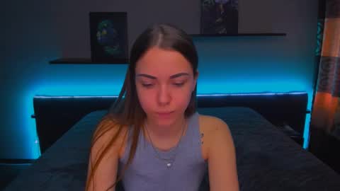Snapshot of alexabarkley chatting on February 25, 3:20 am angel online show from February 25, 3:20 am