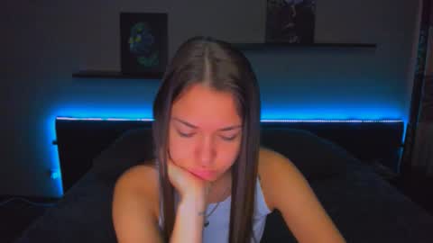 Snapshot of alexabarkley chatting on October 16, 12:35 am angel online show from October 16, 12:35 am