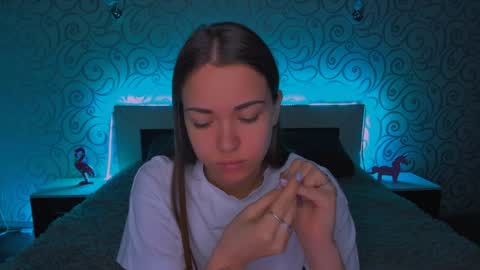 Snapshot of alexabarkley chatting on December 12, 3:32 am angel online show from December 12, 3:32 am