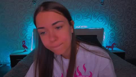 Snapshot of alexabarkley chatting on December 11, 4:28 am angel online show from December 11, 4:28 am