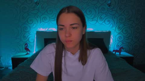 Snapshot of alexabarkley chatting on December 15, 3:24 am angel online show from December 15, 3:24 am