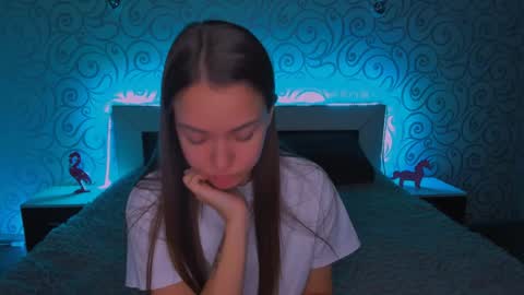 Snapshot of alexabarkley chatting on December 8, 3:21 am angel online show from December 8, 3:21 am