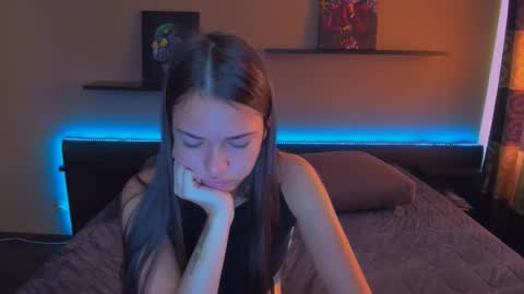 Snapshot of alexabarkley chatting on September 19, 12:42 am angel online show from September 19, 12:42 am