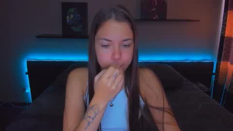 Snapshot of alexabarkley chatting on October 7, 3:33 am angel online show from October 7, 3:33 am