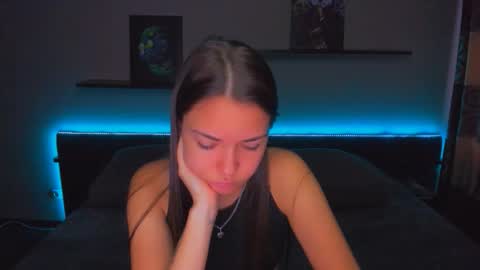 Snapshot of alexabarkley chatting on October 15, 12:35 am angel online show from October 15, 12:35 am