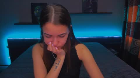 Snapshot of alexabarkley chatting on January 29, 3:12 am angel online show from January 29, 3:12 am