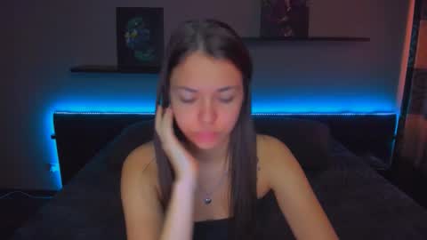 Snapshot of alexabarkley chatting on October 17, 12:36 am angel online show from October 17, 12:36 am