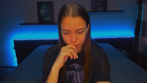 Snapshot of alexabarkley chatting on December 31, 3:01 am angel online show from December 31, 3:01 am