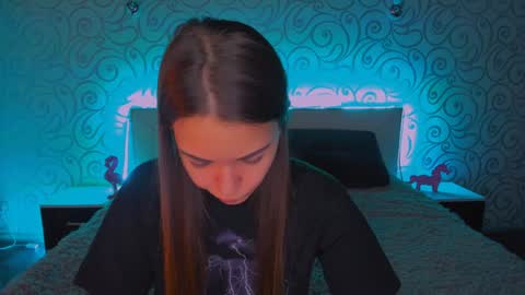 Snapshot of alexabarkley chatting on December 18, 3:15 am angel online show from December 18, 3:15 am