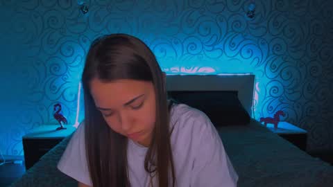 Snapshot of alexabarkley chatting on December 2, 7:10 am angel online show from December 2, 7:10 am