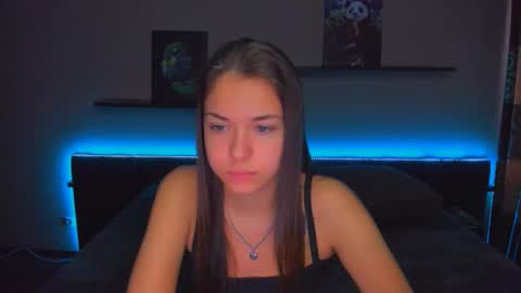 Snapshot of alexabarkley chatting on October 6, 12:38 am angel online show from October 6, 12:38 am