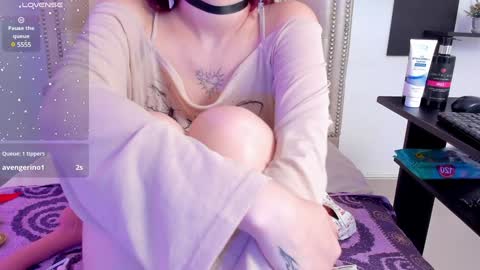 Snapshot of alexafoxy18 chatting on January 31, 9:05 pm ALEXA online show from January 31, 9:05 pm