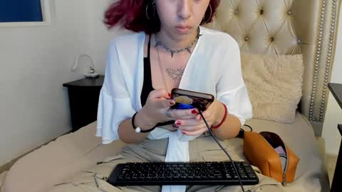 Snapshot of alexafoxy18 chatting on December 21, 4:52 am ALEXA online show from December 21, 4:52 am