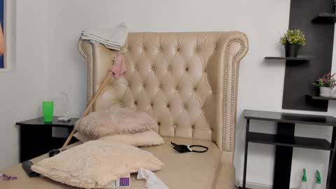 Snapshot of alexafoxy18 chatting on December 3, 2:05 pm ALEXA online show from December 3, 2:05 pm