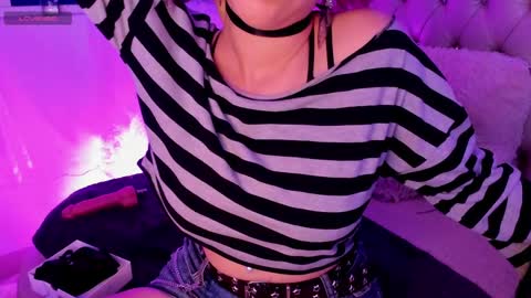 Snapshot of alexafoxy18 chatting on March 7, 4:46 am ALEXA online show from March 7, 4:46 am