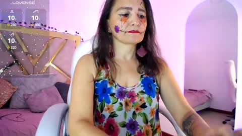 Snapshot of alexamoon__ chatting on October 13, 5:26 pm Alexa Moon online show from October 13, 5:26 pm