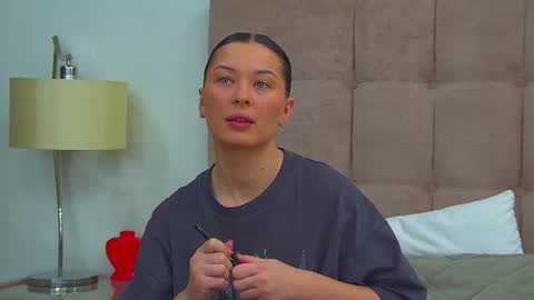 AlexandraBloom online show from March 15, 6:21 pm