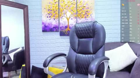     online show from February 21, 12:17 pm