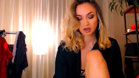 alexandrawooow online show from May 16, 6:29 pm