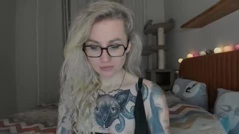 Snapshot of alexarush chatting on October 13, 5:37 pm alexarush online show from October 13, 5:37 pm