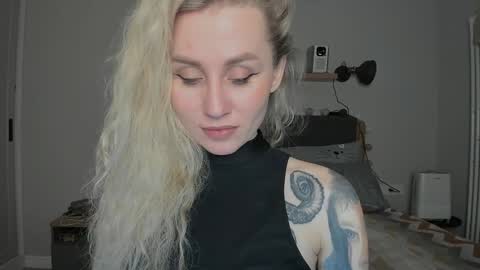 Snapshot of alexarush chatting on December 2, 6:19 pm alexarush online show from December 2, 6:19 pm