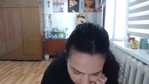 AlexisMillers online show from June 4, 2:43 pm