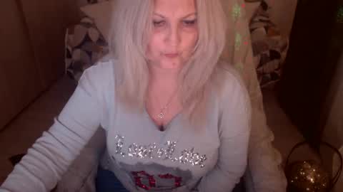 Jhoa online show from March 8, 10:13 pm