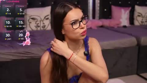 Alexxis Rae online show from June 12, 3:47 am