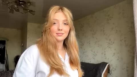 Snapshot of alfrediamalcom chatting on September 22, 7:40 am Maria online show from September 22, 7:40 am