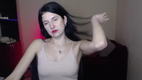 Snapshot of alianna_solo_kiss chatting on February 2, 12:24 pm Alianna online show from February 2, 12:24 pm