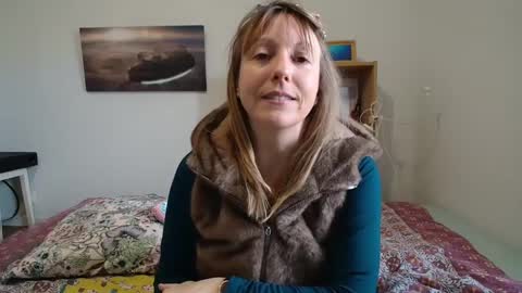 Snapshot of alice8363 chatting on March 8, 8:51 am Alice online show from March 8, 8:51 am