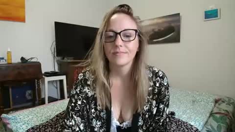Snapshot of alice8363 chatting on September 14, 8:34 am Alice online show from September 14, 8:34 am