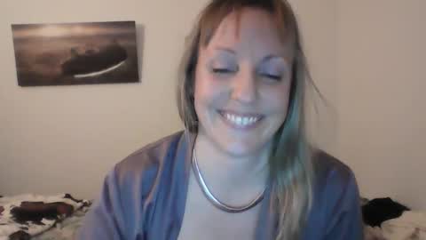Snapshot of alice8363 chatting on January 2, 6:45 pm Alice online show from January 2, 6:45 pm